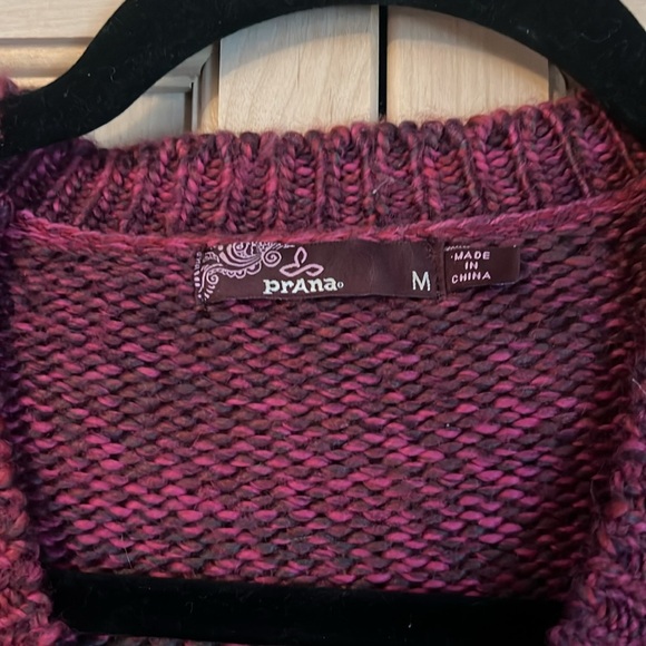 Prana V-neck sweater burgundy SZ Med - Picture 4 of 6